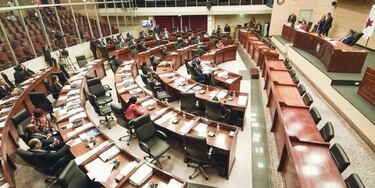Diputados usan inmunidad para atacar a ciudadanos
