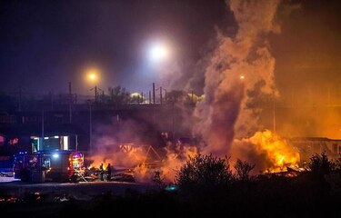 Al menos 10 heridos deja incendio en campo de migrantes en norte de Francia
