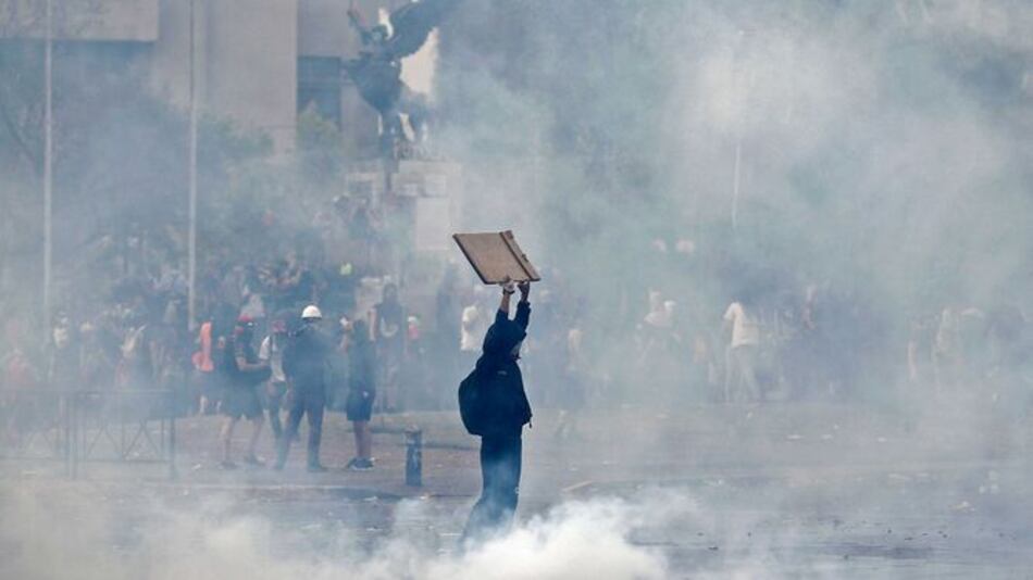 Piñera anuncia plan para terminar con toques de queda en Chile