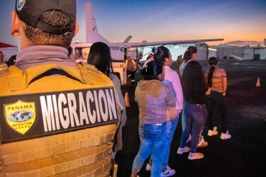 Casi 300 mil migrantes ingresan a Panamá por la selva de Darién en 2024
