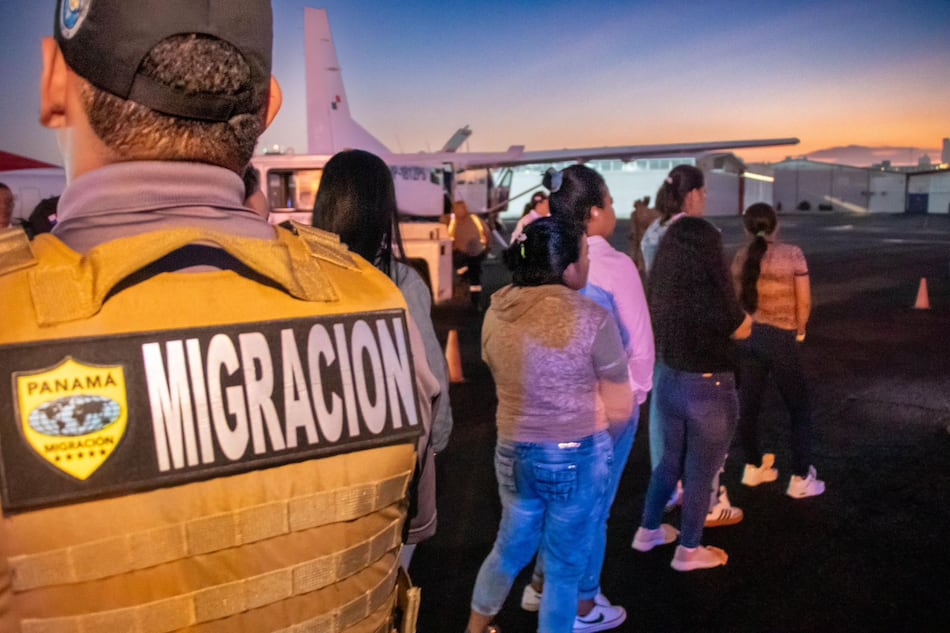 Casi 300 mil migrantes ingresan a Panamá por la selva de Darién en 2024