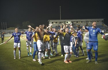 Tauro FC y Costa del Este se verán las caras en otra final