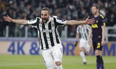 Juventus se complica ante Tottenham pese a doblete de Higuaín (2-2)