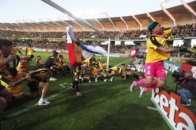 Cecilio Waterman se despide de Coquimbo Unido tras el histórico título