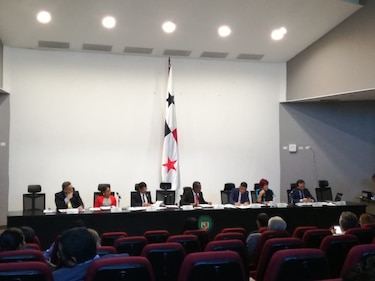 Tres diputados analizarán cambios al proyecto que establece cárcel para los que paralicen obras