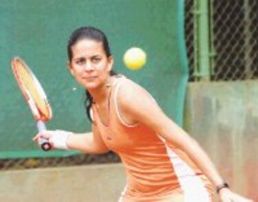 Espinosa nuevamente en la cima del tenis panameño