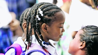 Reclaman uso de las trenzas en los trabajos