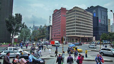 Producción industrial se contrae
