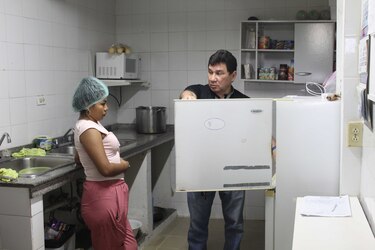 En asilo de San Miguelito encuentran desde camas sin sábanas hasta falta de agua