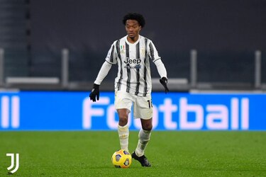 Tras Alex Sandro, el colombiano Juan Cuadrado da positivo a Covid-19