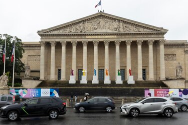 La llama olímpica recorrerá París en la fiesta nacional del 14 de julio