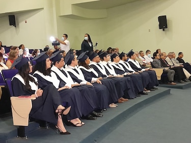 Médicos especialistas recién graduados serán convocados para áreas del interior del país