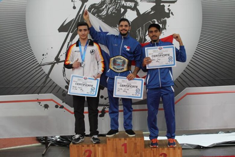 Panameños destacan en competencia de muay thai en Alemania