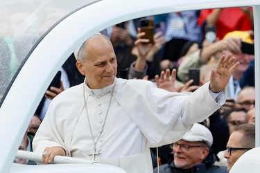 El papa León XIV retoma sus actividades y recorre la plaza de San Pedro en papamóvil