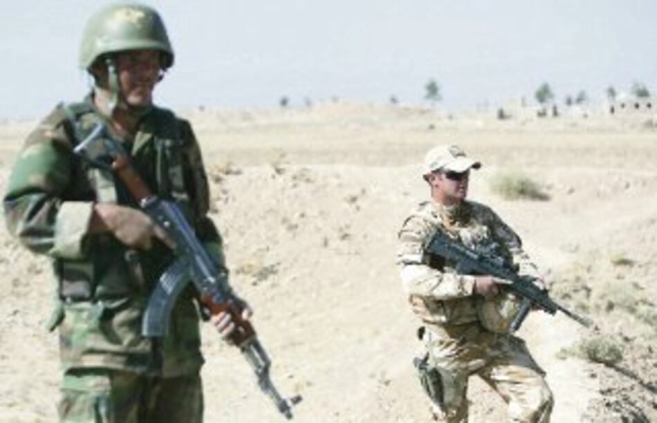 Caen talibanes en combates