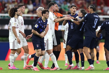 España primera y adiós de Uruguay