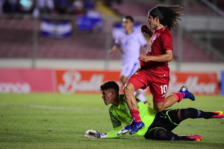 Dely Valdés dijo sentir pena por lo que pasó frente a El Salvador