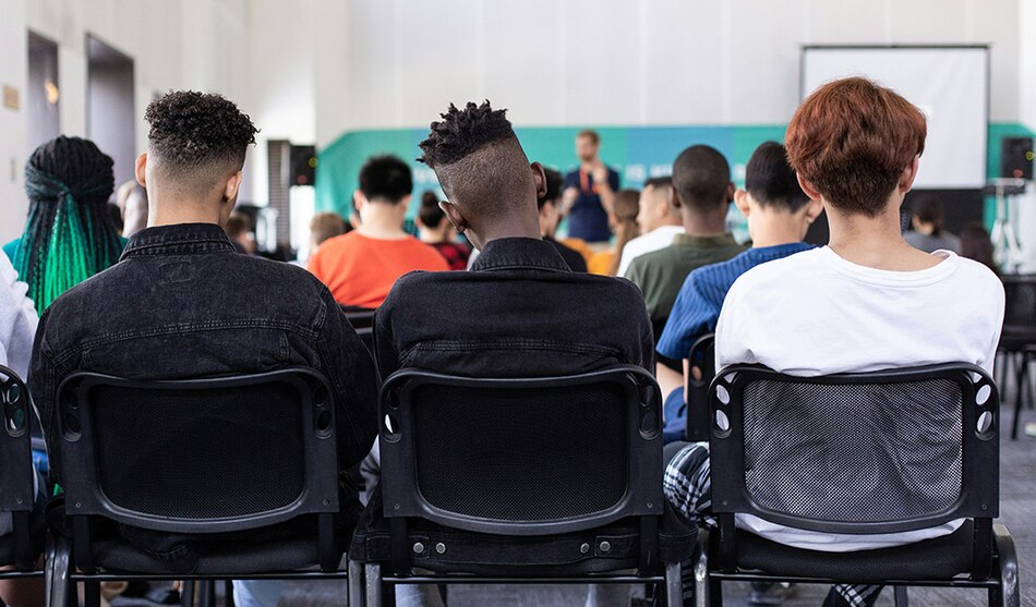 En Suiza, un método contraintuitivo está ayudando a las escuelas a abordar el acoso escolar