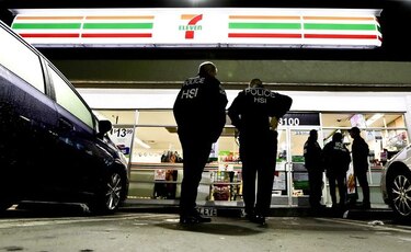 Redadas contra inmigración ilegal en tiendas 7-Eleven de Estados Unidos