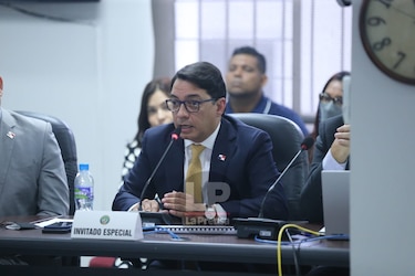 Declaran como abusivas cláusulas en contratos de tarjetas de crédito de St. Georges Bank