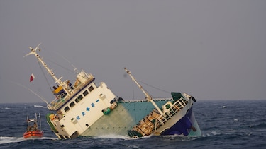 Ejército de Estados Unidos rescata a siete marineros iraníes e indios de un buque que se hundía en el golfo Pérsico