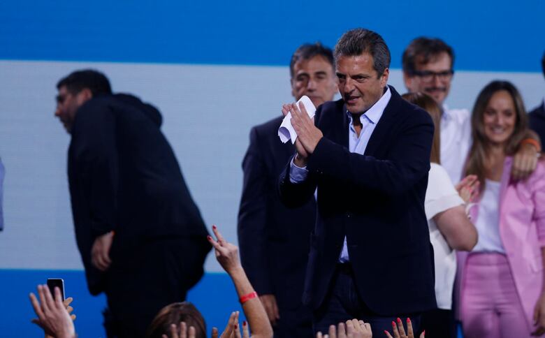 Javier Milei será el próximo presidente de Argentina; Massa reconoce la derrota