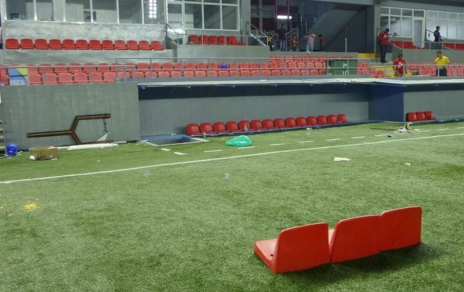 Guerra campal en el estadio Maracaná; se suspende semifinal entre Plaza-Árabe