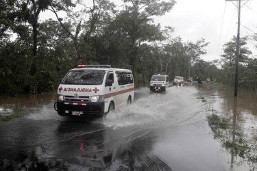Emiten vigilancia de huracán y tormenta tropical para Nicaragua y Costa Rica