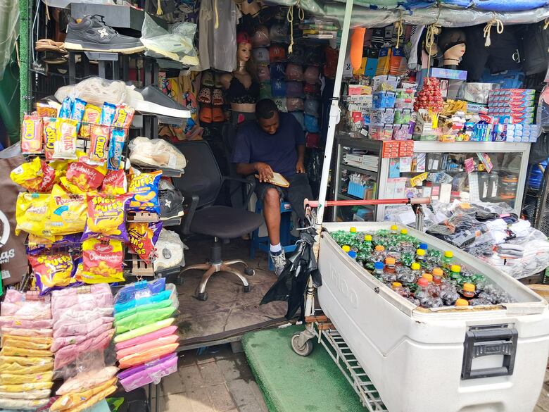 Buhoneros de la estación 5 de Mayo solicitan prórroga, tras orden de desalojo del Metro de Panamá