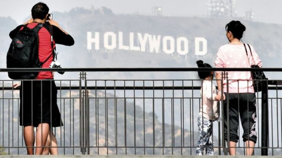 Proponen construir teleférico hacia el cartel de Hollywood