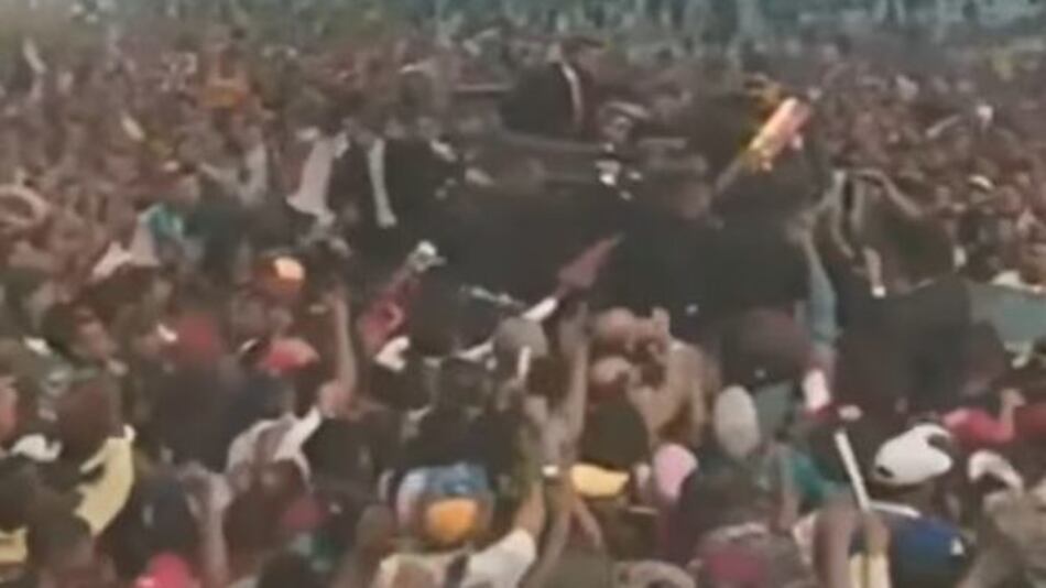 Por lanzar objetos contra Maduro detienen a cinco personas en Venezuela