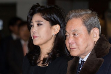 Los dramas familiares que se esconden detrás de Samsung, el imperio tecnológico que comenzó como una tienda de comidas