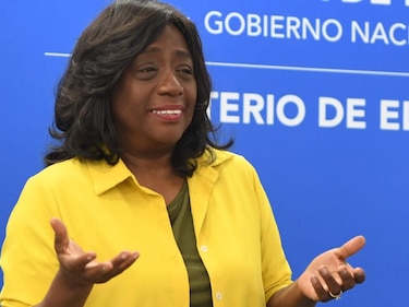 ‘Con tanto ruido, nos sentamos a pensar’: Molinar sobre la compra de las ‘laptops’; el Gabinete todavía no aprueba nada