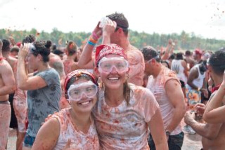 Localidad española de Buñol celebra el su ´Tomatina´