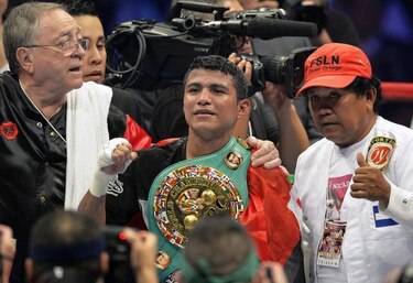 Nicaragua celebra título mundial del boxeador González ante el japonés Yaegashi