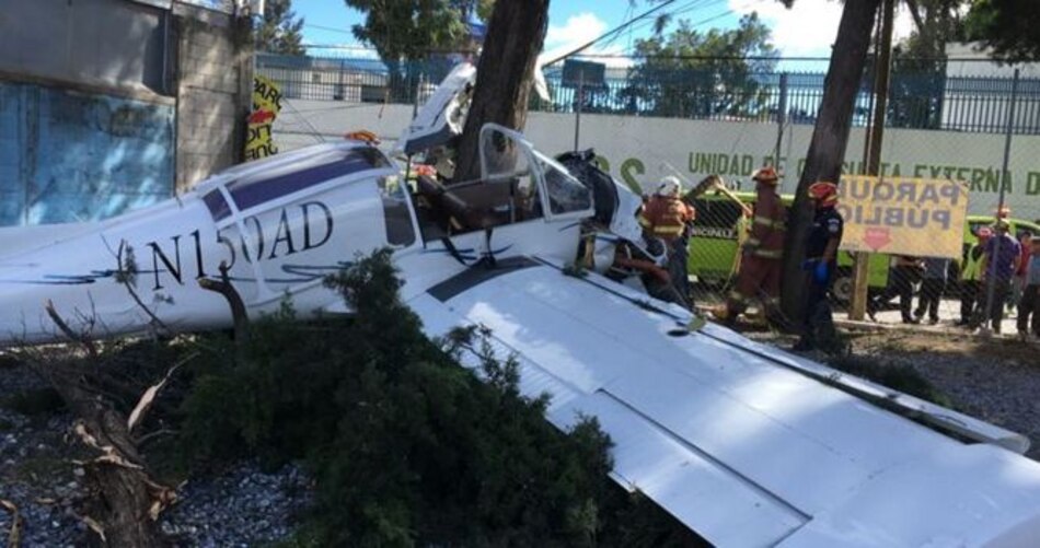 Avioneta se estrella en centro de Ciudad de Guatemala