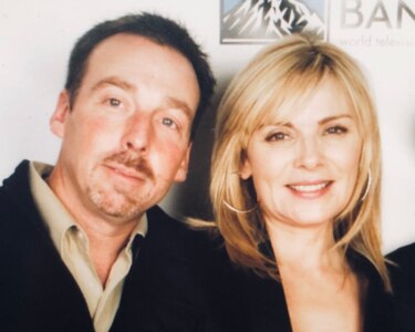 Actriz Kim Cattrall anuncia muerte de su hermano desaparecido