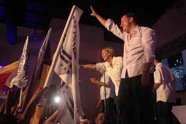 Recogen firmas para sacar a Varela del camino como candidato panameñista