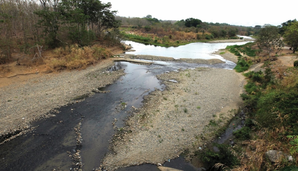 La escuela de Geografía se ha pronunciado y ha hecho estudios sobre el inminente daño causado al río Pacora. Archivo