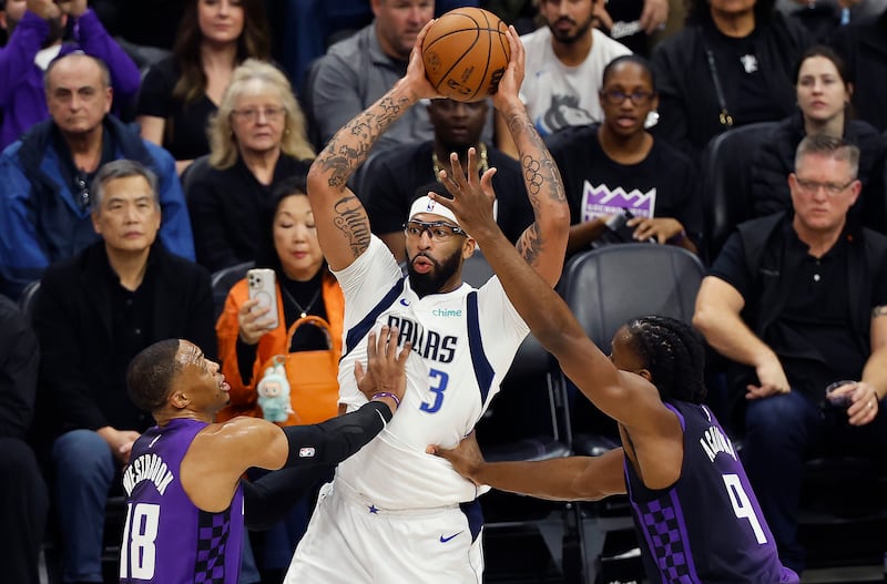 Los Dallas Mavericks traspasan a Anthony Davis a los Washington Wizards