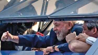 Lula desafía orden de arresto; se atrinchera en sindicato metalúrgico