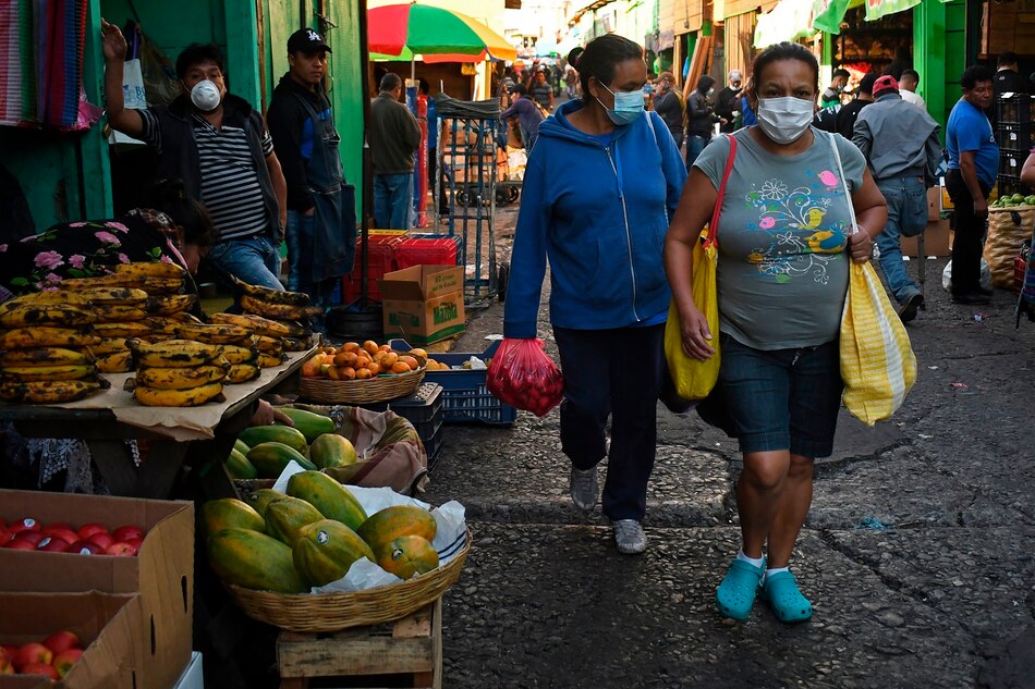 Arrestan a falso médico que ofrecía vacuna contra coronavirus a indígenas en Guatemala
