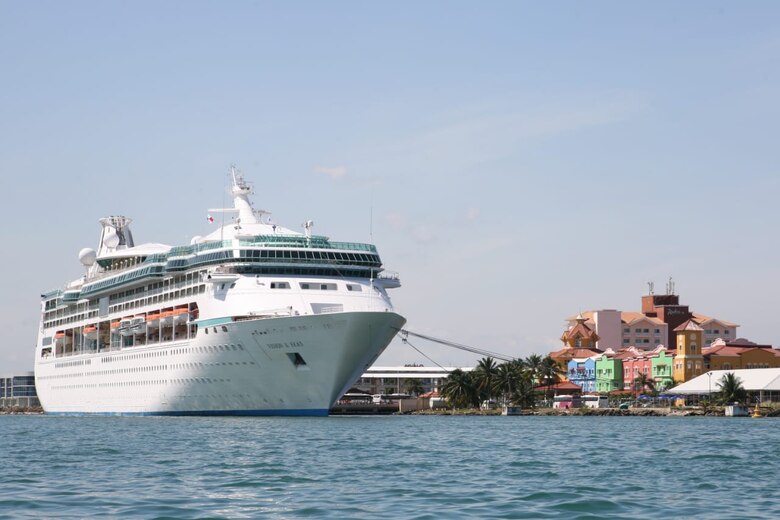 Mas de 6,000 cruceristas llegaron al puerto de Colón el domingo de Carnaval