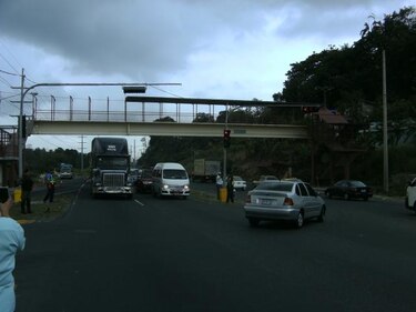 Se inicia funcionamiento de primer semáforo en Colón