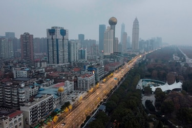 El virus se extiende; preparan la evacuación de extranjeros de China