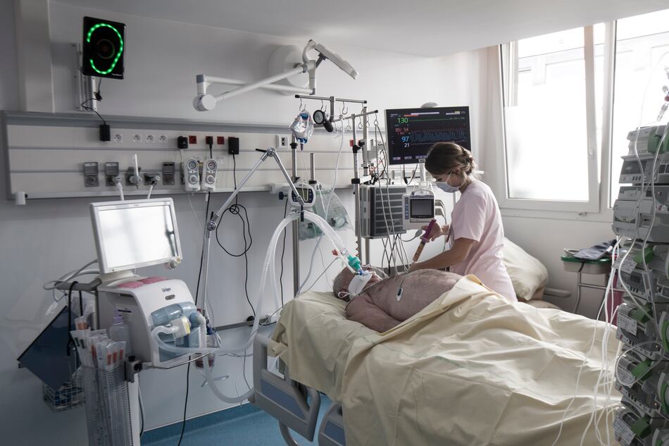 Francia registra 551 muertes por Covid-19 en 24 horas, un récord en esta segunda ola