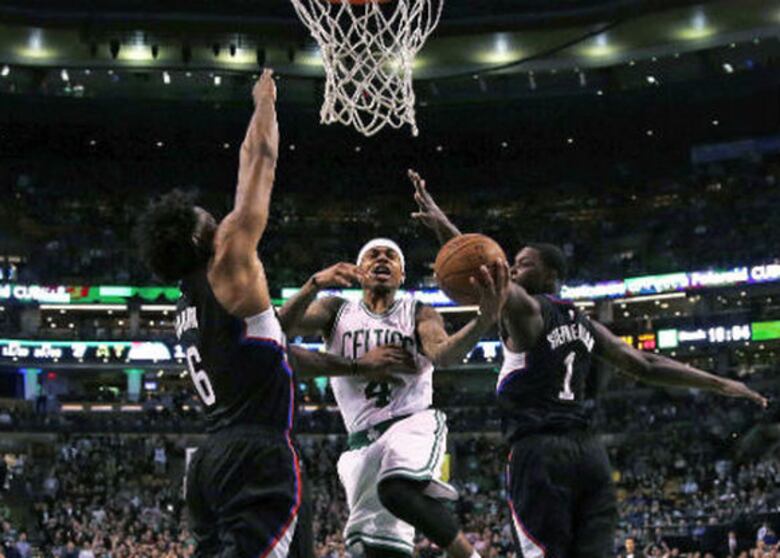 Curry, Irving y LeBron se pasean en la cancha antes del receso por el Juego de Estrellas