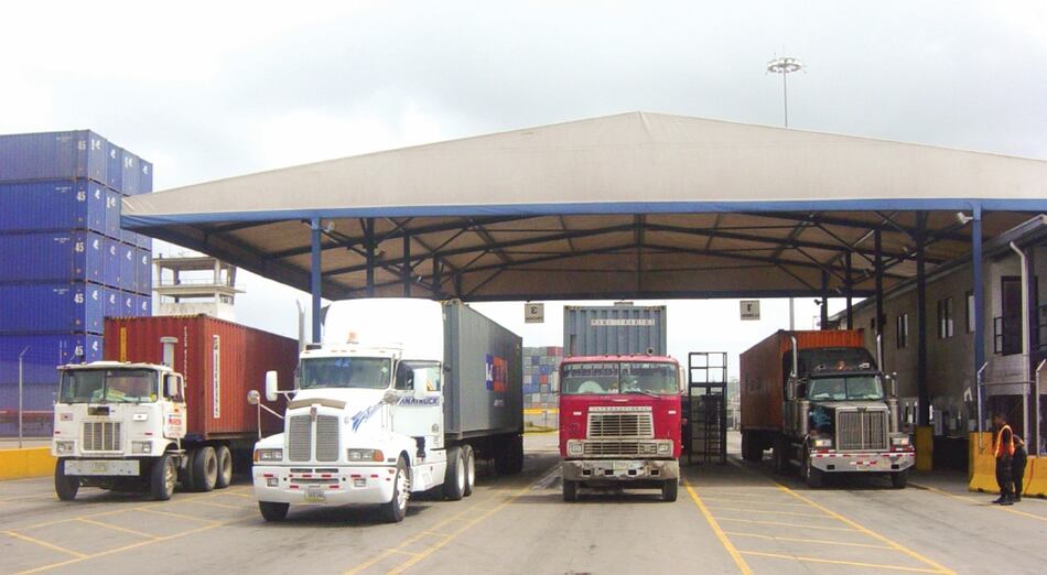 Costa Rica restringe entrada de transportistas de carga de Panamá ante el avance del Covid-19