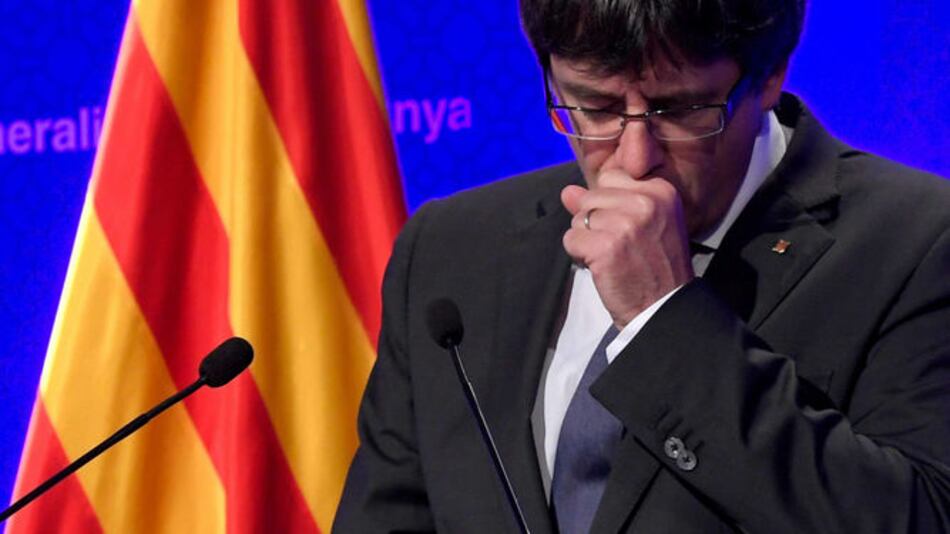 Puigdemont renuncia a ser investido presidente de Cataluña
