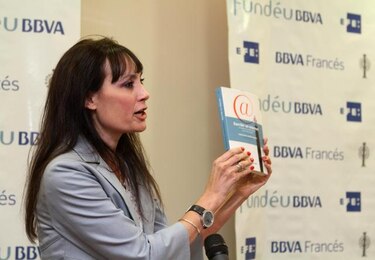 La lengua española crece y se reproduce, pero no muere en las redes sociales